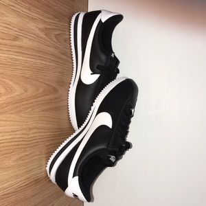 Men’s Black Nikes Leather